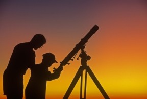 Observação do céu com Telescópio